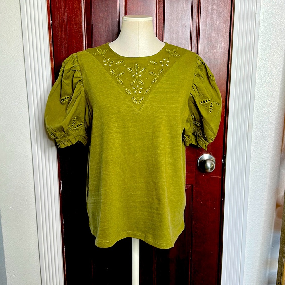 LOFT olive green, feminine sleeve lace detail tee